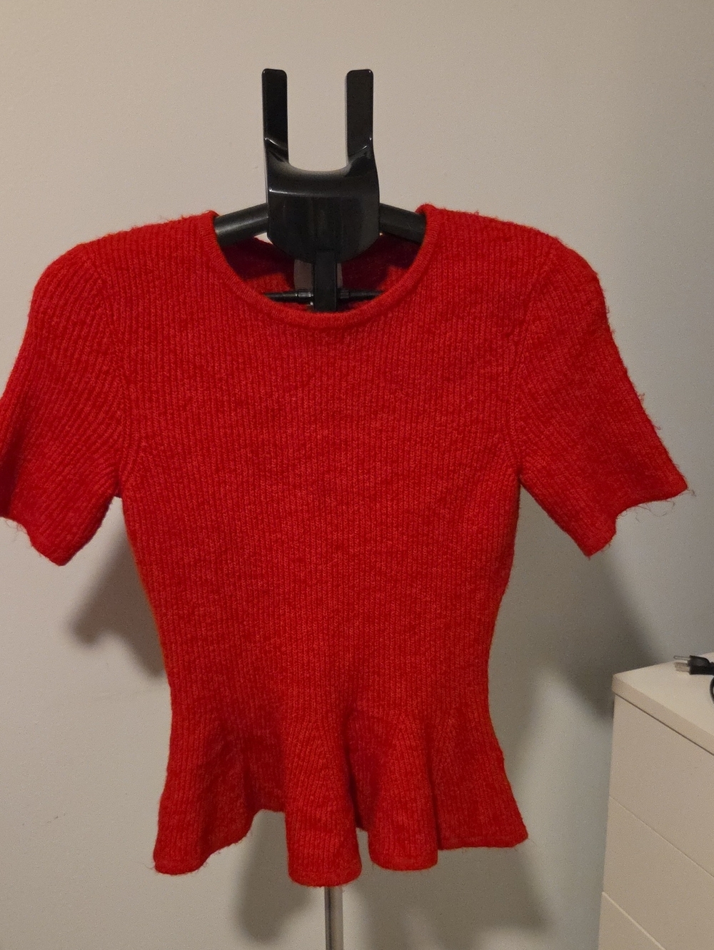 H&M Red Short-Sleeve Peplum Knit Top